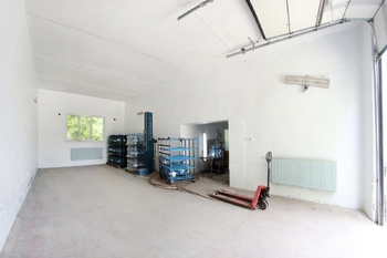 +420 604 191 744 I denisa.myslivcova@re-max.cz - Prodej výrobních prostor 897 m², Kończyce Małe