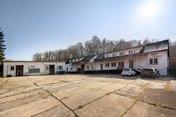 Lucie Krechterová I +420 721 415 122 I lucie.krechterova@remax.cz - Prodej výrobních prostor 6613 m², Kończyce Małe