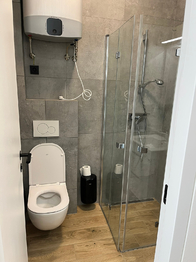 koupelna - Pronájem bytu 1+kk v osobním vlastnictví 26 m², Zubří
