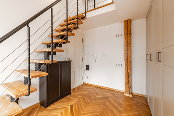 Petřínská - Pronájem bytu 1+kk v osobním vlastnictví 32 m², Praha 5 - Malá Strana