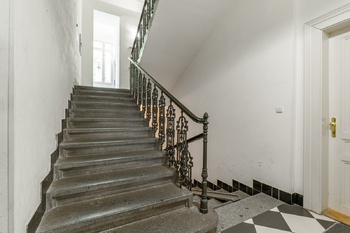Petřínská - Pronájem bytu 1+kk v osobním vlastnictví 32 m², Praha 5 - Malá Strana