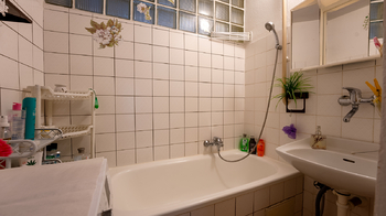 Koupelna - Prodej domu 140 m², Kořenec