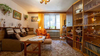Obývací pokoj - Prodej domu 140 m², Kořenec