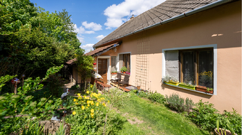 Zahrada za domem - Prodej domu 140 m², Kořenec