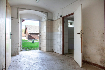 Prodej jiných prostor 240 m², Krhová