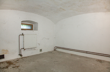 Prodej jiných prostor 240 m², Krhová