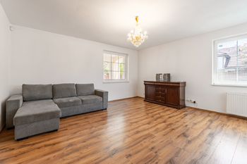 Pronájem domu 280 m², Průhonice