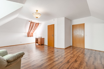 Pronájem domu 280 m², Průhonice