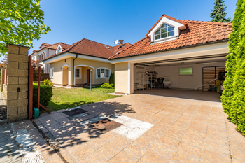 Pronájem domu 280 m², Průhonice