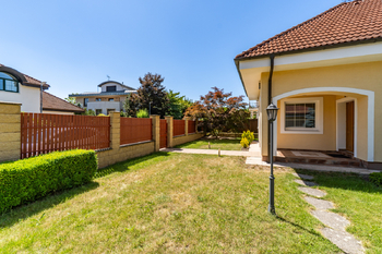 Pronájem domu 280 m², Průhonice