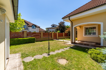Pronájem domu 280 m², Průhonice