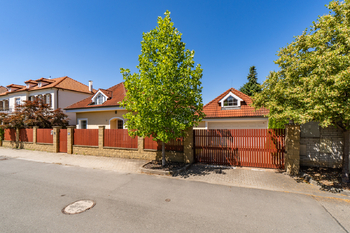 Pronájem domu 280 m², Průhonice