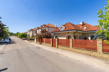 Pronájem domu 280 m², Průhonice