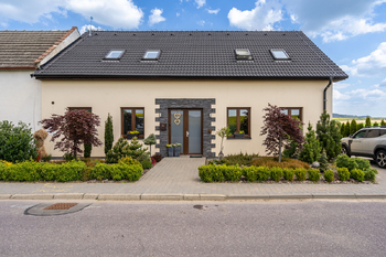 Prodej domu 280 m², Oponešice