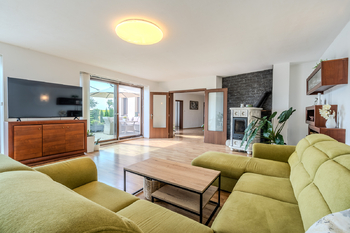 Prodej domu 280 m², Oponešice