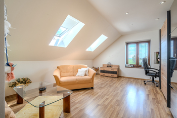 Prodej domu 280 m², Oponešice