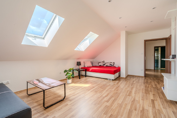 Prodej domu 280 m², Oponešice