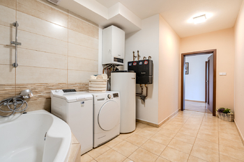 Prodej domu 280 m², Oponešice