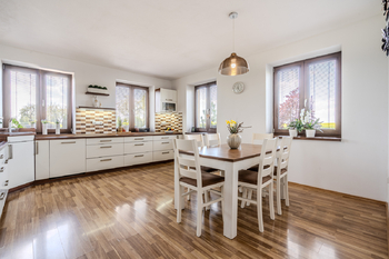 Prodej domu 280 m², Oponešice