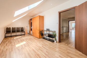 Prodej domu 280 m², Oponešice