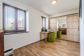 Prodej domu 280 m², Oponešice
