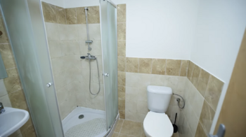 Koupelna - Pronájem bytu 2+1 v osobním vlastnictví 52 m², Novosedly