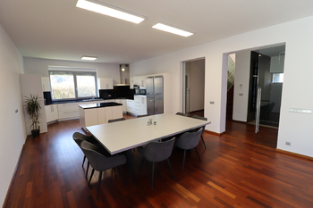 Prodej kancelářských prostor 429 m², Tuchoměřice