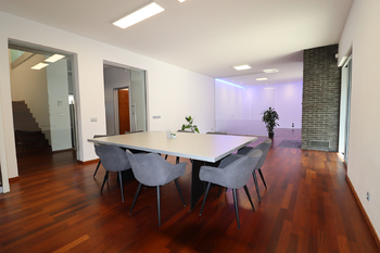 Prodej kancelářských prostor 429 m², Tuchoměřice