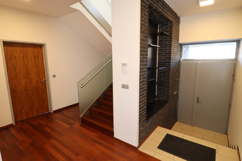 Prodej kancelářských prostor 429 m², Tuchoměřice