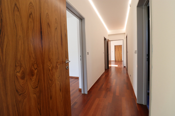Prodej kancelářských prostor 429 m², Tuchoměřice