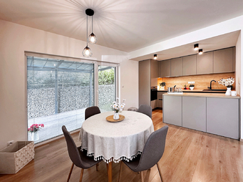 Kuchyňský kout s jídelní částí - Prodej domu 94 m², Prachatice
