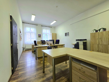 Prodej domu 413 m², Lišnice