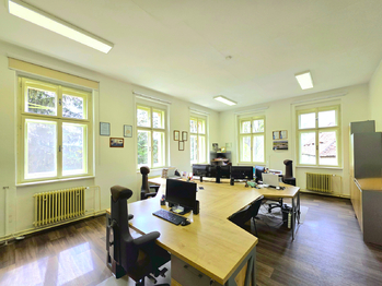 Prodej domu 413 m², Lišnice