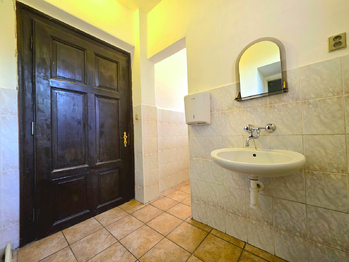 Prodej domu 413 m², Lišnice