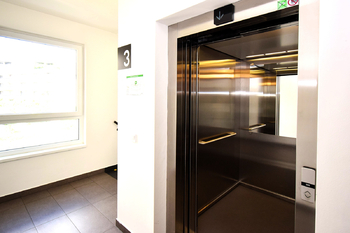 Pronájem bytu 2+kk v družstevním vlastnictví 56 m², Praha 9 - Hloubětín