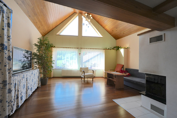 Prodej domu 298 m², Lomnice