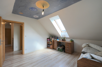 Prodej domu 298 m², Lomnice