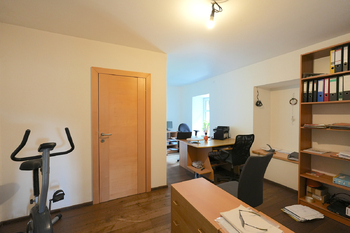 Prodej domu 298 m², Lomnice