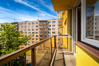pokoj s balkonem - Prodej bytu 2+1 v osobním vlastnictví 65 m², České Budějovice