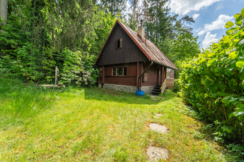 Pohled na vchod - Prodej chaty / chalupy 55 m², Kamenný Přívoz