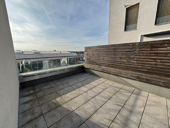 Terasa u bytu 31 m2 - Prodej bytu 2+kk v osobním vlastnictví 68 m², Praha 9 - Dolní Počernice