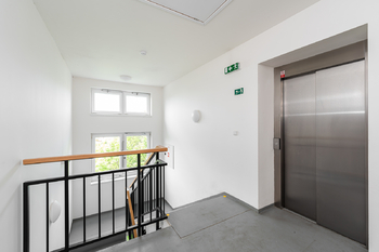 Prodej bytu 2+kk v osobním vlastnictví 47 m², Praha 10 - Hostivař
