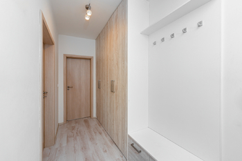 Prodej bytu 2+kk v osobním vlastnictví 47 m², Praha 10 - Hostivař