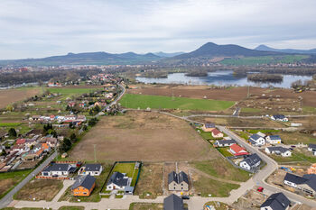 Prodej pozemku 9720 m², Žalhostice