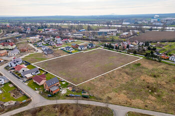 Prodej pozemku 9720 m², Žalhostice