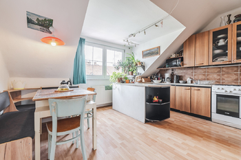 Kuchyň + jídelní kout - Pronájem bytu 3+1 v osobním vlastnictví 80 m², Praha 6 - Liboc