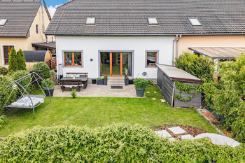 Prodej domu 246 m², Babice