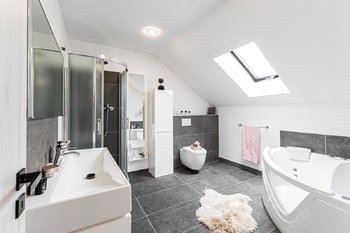 Prodej domu 246 m², Babice