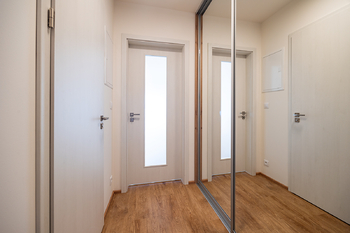 Pronájem bytu 1+kk v osobním vlastnictví 39 m², Praha 4 - Háje