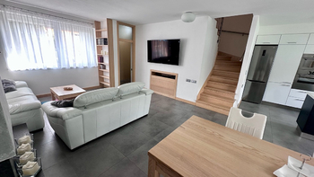 Obývací prostor - Prodej domu 140 m², Nehvizdy